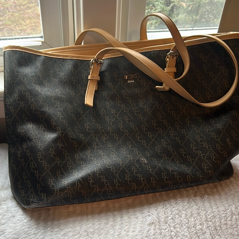 BCBG womens tote
